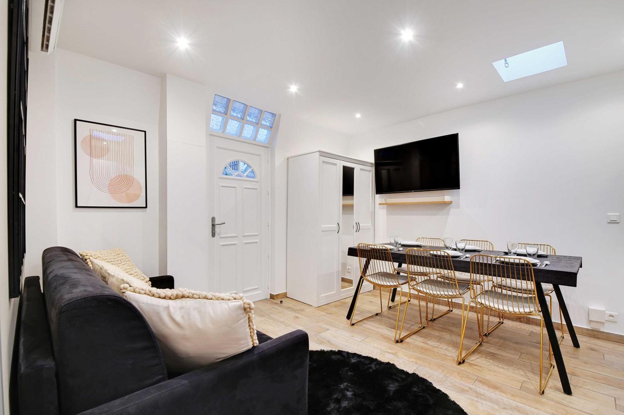 Enchanting 2 Bdr Parisian Apartment Exterior photo
